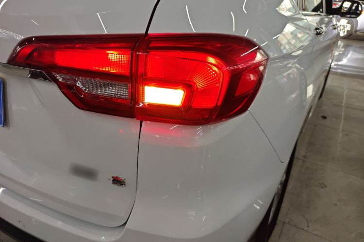 Used Haval M6 2019 1.5T DCT Two-Wheel Drive Elite Version China VI Standard Right Rear Taillight