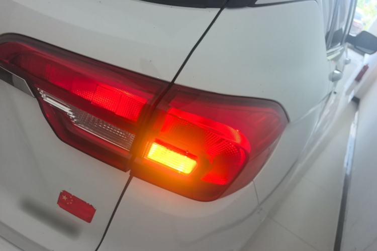 Used Haval M6 2019 1.5T DCT Two-Wheel Drive Value Edition China VI Standard Right Rear Taillight