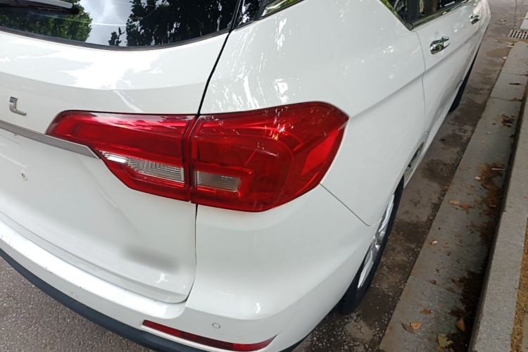 Used Haval M6 2019 1.5T DCT Two-Wheel Drive Value Edition China VI Standard Right Rear Taillight