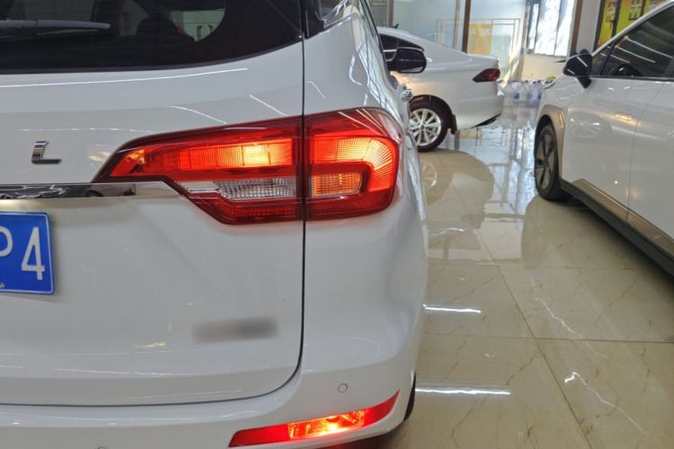 Used Haval M6 2019 1.5T DCT Two-Wheel Drive Elite Version China V Standard Right Rear Taillight