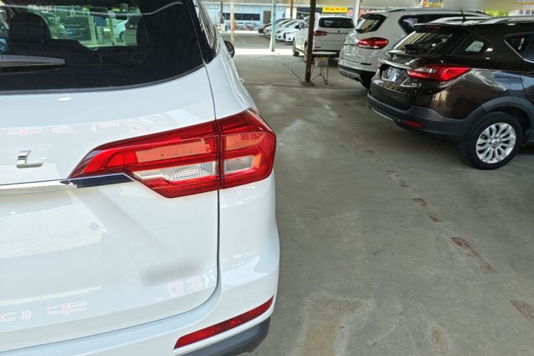 Used Haval M6 2019 1.5T DCT Two-Wheel Drive Value Edition China VI Standard Right Rear Taillight