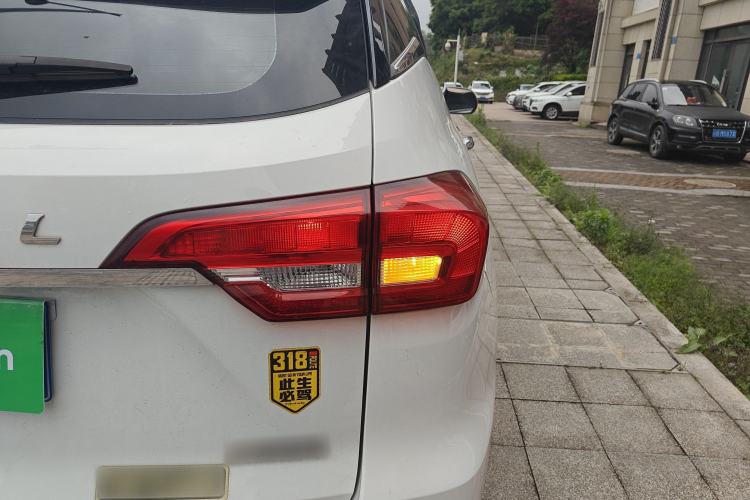 Used Haval M6 2019 1.5T DCT Two-Wheel Drive Elite Version China VI Standard Right Rear Taillight