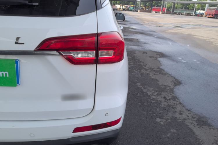 Used Haval M6 2019 1.5T DCT Two-Wheel Drive Value Edition China VI Standard Right Rear Taillight