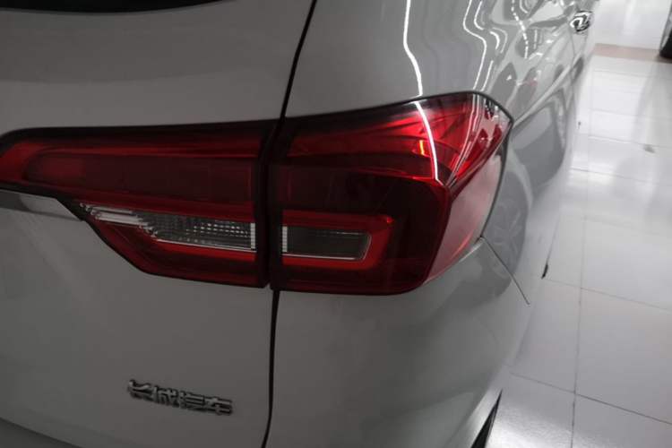 Used Haval M6 2019 1.5T DCT Two-Wheel Drive Elite Version China V Standard Right Rear Taillight