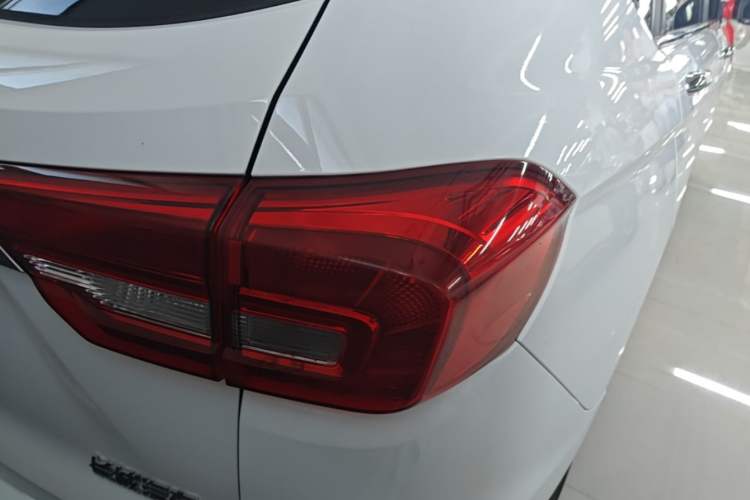 Used Haval M6 2019 1.5T DCT Two-Wheel Drive Value Edition China VI Standard Right Rear Taillight
