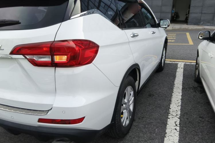 Used Haval M6 2019 1.5T DCT Two-Wheel Drive Elite Version China VI Standard Right Rear Taillight