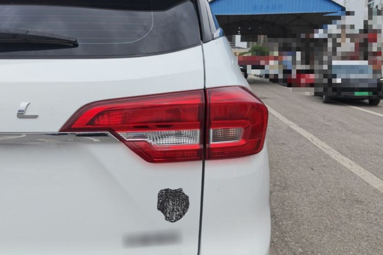 Used Haval M6 2019 1.5T DCT Two-Wheel Drive Elite Version China VI Standard Right Rear Taillight