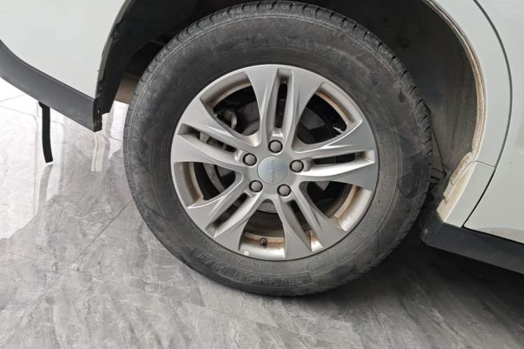 Used Haval M6 2019 1.5T DCT Two-Wheel Drive Elite Version China VI Standard Right Rear Wheel Hub