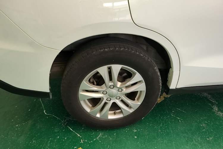 Used Haval M6 2019 1.5T DCT Two-Wheel Drive Value Edition China VI Standard Right Rear Wheel Hub