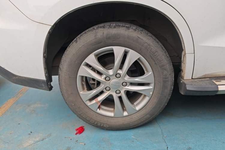 Used Haval M6 2019 1.5T DCT Two-Wheel Drive Elite Version China VI Standard Right Rear Wheel Hub