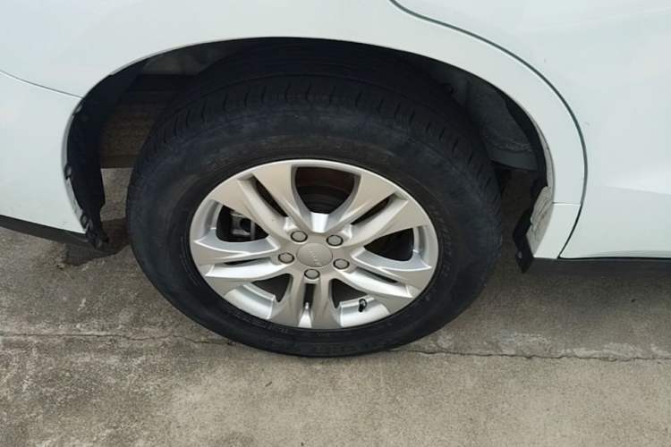 Used Haval M6 2019 1.5T Manual Two-Wheel Drive Elite Version China VI Standard Right Rear Wheel Hub