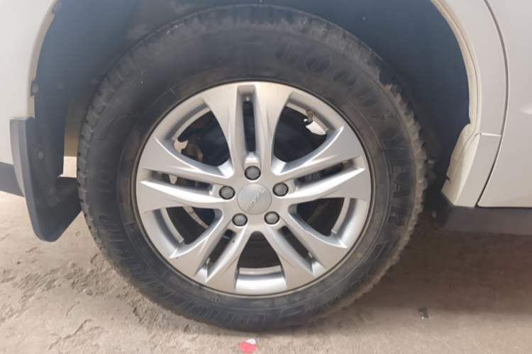 Used Haval M6 2019 1.5T Manual Two-Wheel Drive Elite Version China VI Standard Right Rear Wheel Hub