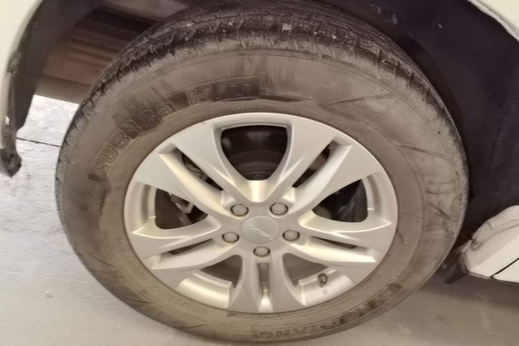 Used Haval M6 2019 1.5T DCT Two-Wheel Drive Urban Version China VI Standard Right Rear Wheel Hub