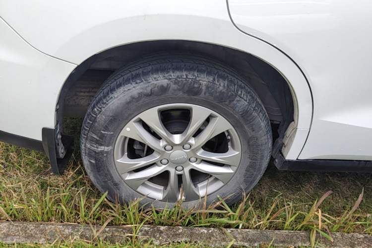 Used Haval M6 2019 1.5T DCT Two-Wheel Drive Value Edition China VI Standard Right Rear Wheel Hub