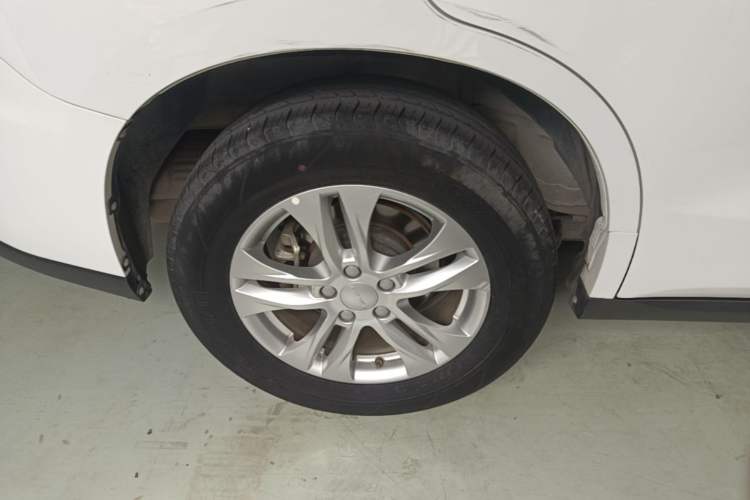 Used Haval M6 2019 1.5T DCT Two-Wheel Drive Elite Version China V Standard Right Rear Wheel Hub