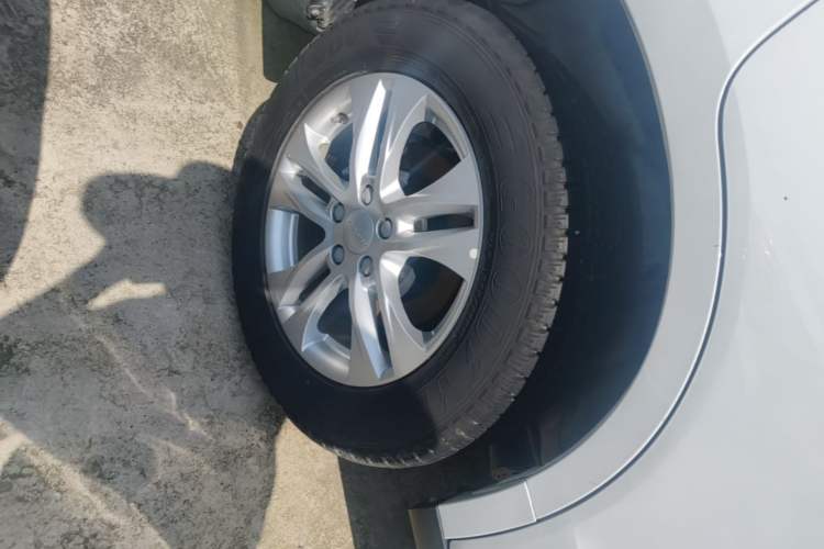 Used Haval M6 2019 1.5T DCT Two-Wheel Drive Value Edition China VI Standard Right Rear Wheel Hub
