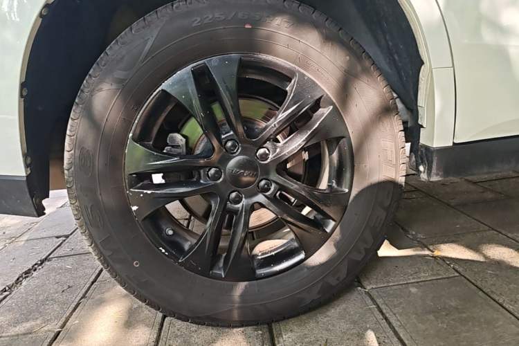 Used Haval M6 2019 1.5T DCT Two-Wheel Drive Value Edition China VI Standard Right Rear Wheel Hub