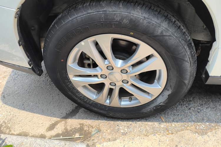 Used Haval M6 2019 1.5T DCT Two-Wheel Drive Elite Version China V Standard Right Rear Wheel Hub