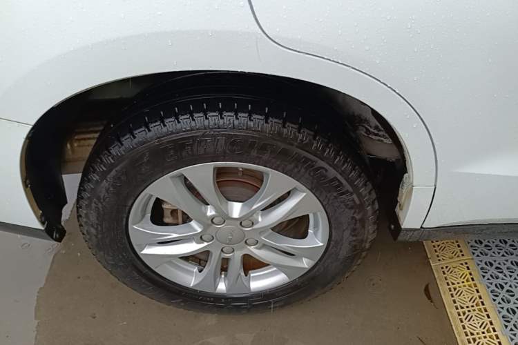Used Haval M6 2019 1.5T DCT Two-Wheel Drive Elite Version China VI Standard Right Rear Wheel Hub