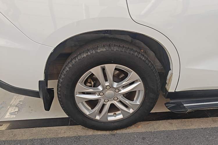 Used Haval M6 2019 1.5T DCT Two-Wheel Drive Elite Version China VI Standard Right Rear Wheel Hub