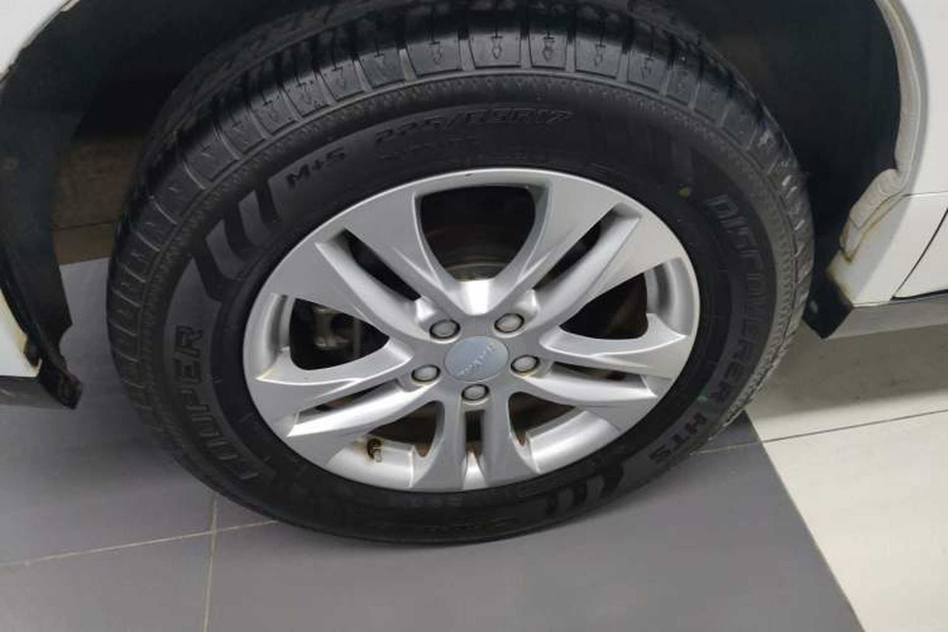 Used Haval M6 2019 1.5T DCT Two-Wheel Drive Elite Version China VI Standard Right Rear Wheel Hub