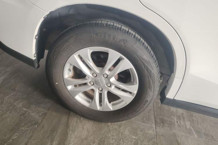 Used Haval M6 2019 1.5T DCT Two-Wheel Drive Value Edition China VI Standard Right Rear Wheel Hub