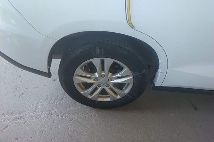 Used Haval M6 2019 1.5T Manual Two-Wheel Drive Elite Version China VI Standard Right Rear Wheel Hub