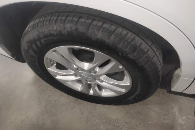 Used Haval M6 2019 1.5T DCT Two-Wheel Drive Value Edition China VI Standard Right Rear Wheel Hub