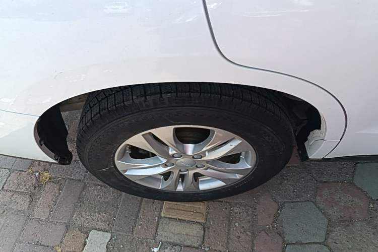 Used Haval M6 2019 1.5T Manual Two-Wheel Drive Elite Version China VI Standard Right Rear Wheel Hub