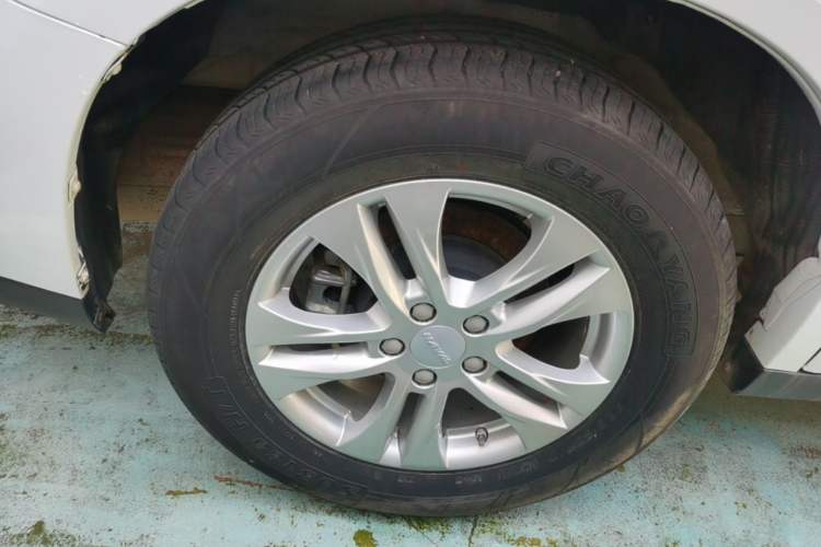 Used Haval M6 2019 1.5T DCT Two-Wheel Drive Elite Version China VI Standard Right Rear Wheel Hub