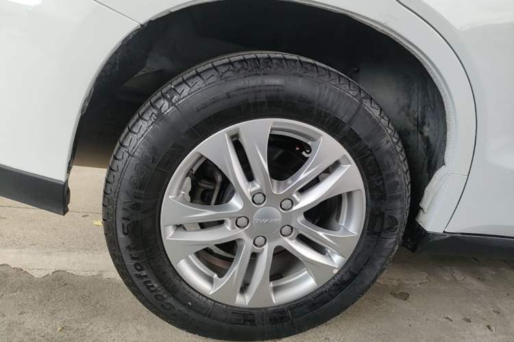 Used Haval M6 2019 1.5T DCT Two-Wheel Drive Elite Version China VI Standard Right Rear Wheel Hub