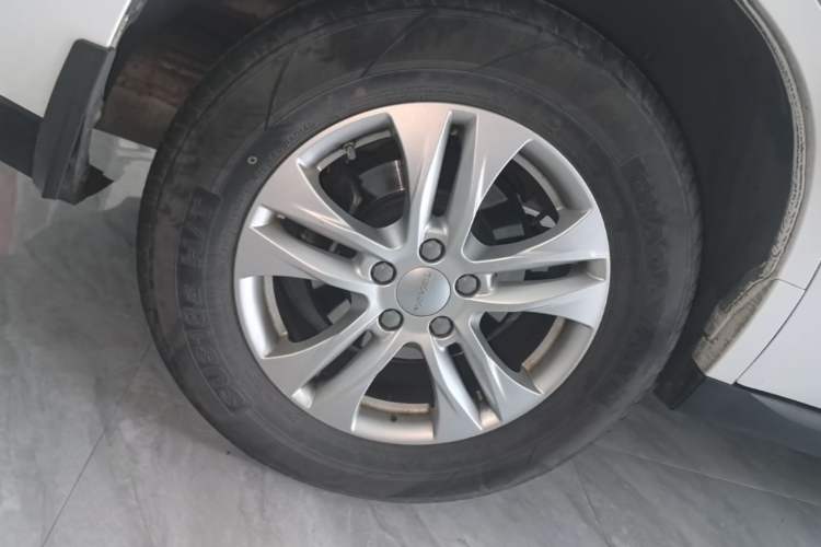 Used Haval M6 2019 1.5T Manual Two-Wheel Drive Elite Version China VI Standard Right Rear Wheel Hub