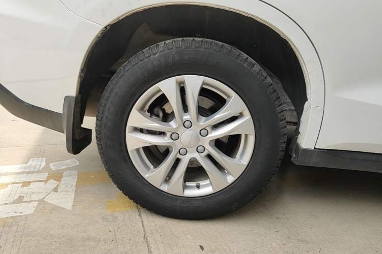 Used Haval M6 2019 1.5T DCT Two-Wheel Drive Elite Version China VI Standard Right Rear Wheel Hub
