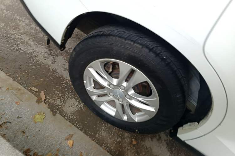 Used Haval M6 2019 1.5T DCT Two-Wheel Drive Value Edition China VI Standard Right Rear Wheel Hub