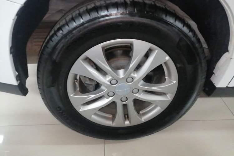 Used Haval M6 2019 1.5T Manual Two-Wheel Drive Elite Version China VI Standard Right Rear Wheel Hub