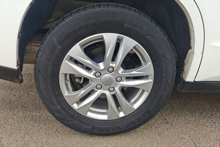 Used Haval M6 2019 1.5T DCT Two-Wheel Drive Elite Version China VI Standard Right Rear Wheel Hub