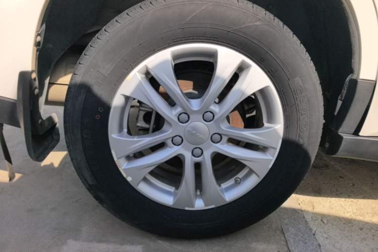 Used Haval M6 2019 1.5T DCT Two-Wheel Drive Elite Version China VI Standard Right Rear Wheel Hub
