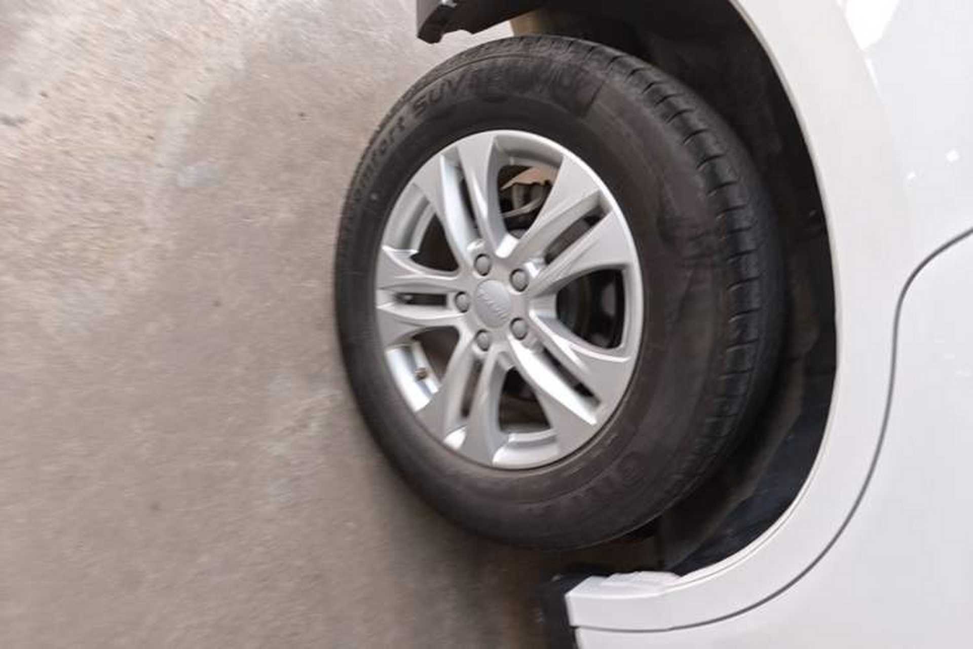 Used Haval M6 2019 1.5T DCT Two-Wheel Drive Value Edition China VI Standard Right Rear Wheel Hub