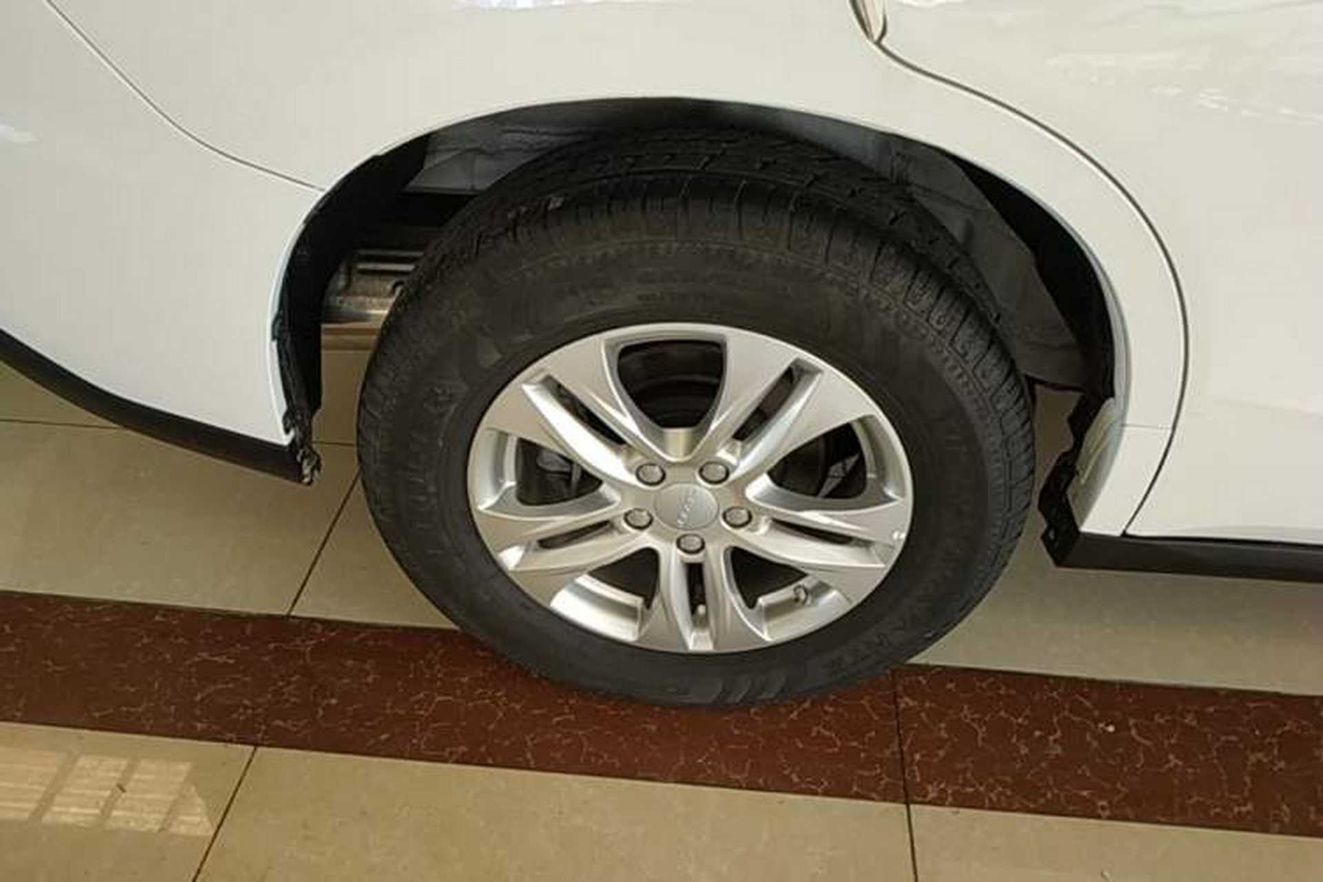 Used Haval M6 2019 1.5T DCT Two-Wheel Drive Elite Version China VI Standard Right Rear Wheel Hub