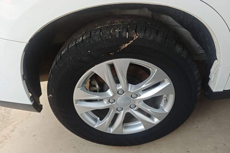 Used Haval M6 2019 1.5T DCT Two-Wheel Drive Elite Version China VI Standard Right Rear Wheel Hub