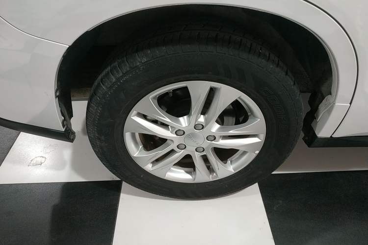 Used Haval M6 2019 1.5T DCT Two-Wheel Drive Value Edition China VI Standard Right Rear Wheel Hub