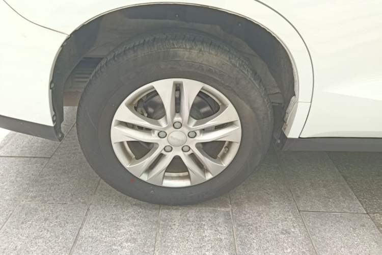 Used Haval M6 2019 1.5T DCT Two-Wheel Drive Elite Version China VI Standard Right Rear Wheel Hub