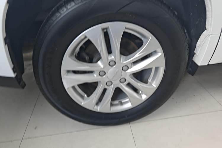 Used Haval M6 2019 1.5T DCT Two-Wheel Drive Value Edition China VI Standard Right Rear Wheel Hub