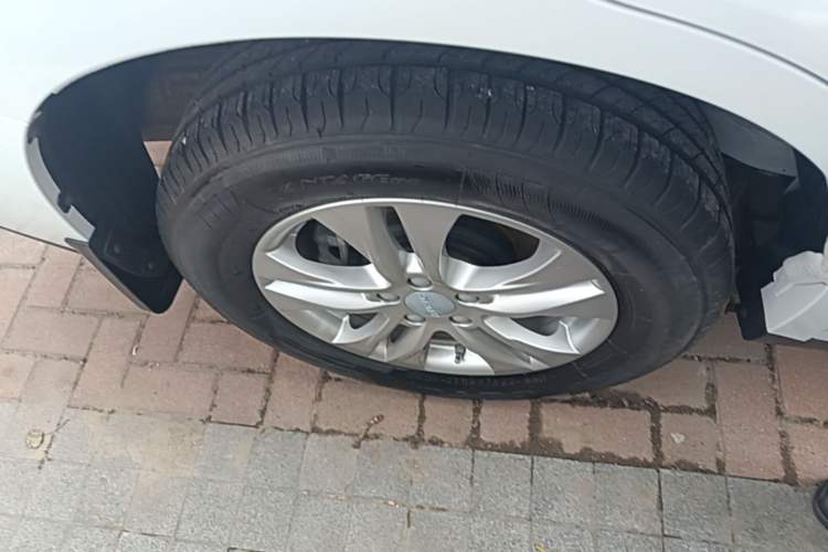 Used Haval M6 2019 1.5T Manual Two-Wheel Drive Elite Version China V Standard Right Rear Wheel Hub