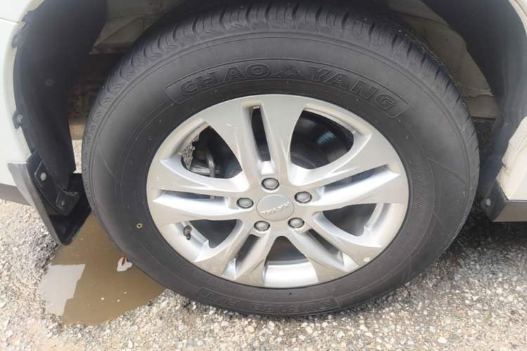 Used Haval M6 2019 1.5T DCT Two-Wheel Drive Value Edition China VI Standard Right Rear Wheel Hub