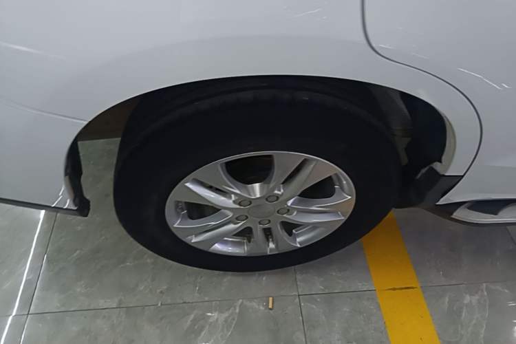 Used Haval M6 2019 1.5T DCT Two-Wheel Drive Elite Version China VI Standard Right Rear Wheel Hub