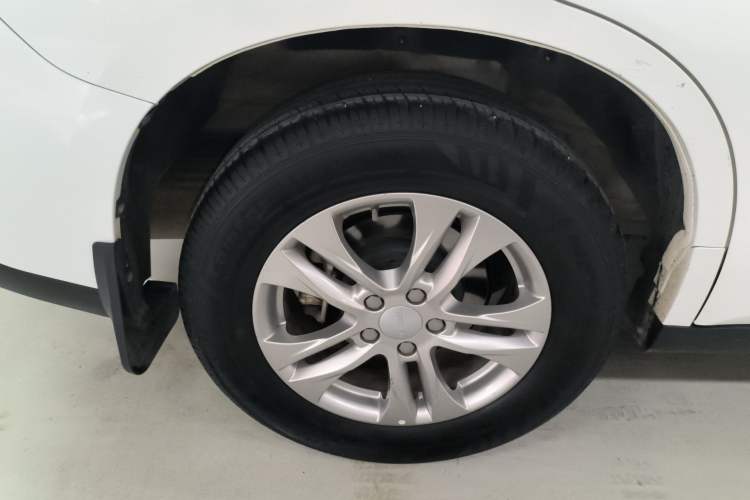 Used Haval M6 2019 1.5T DCT Two-Wheel Drive Value Edition China VI Standard Right Rear Wheel Hub