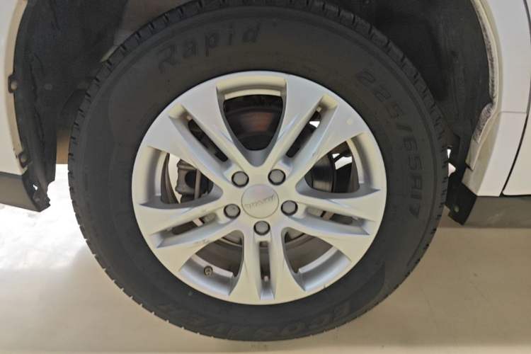 Used Haval M6 2019 1.5T Manual Two-Wheel Drive Urban Version China VI Standard Right Rear Wheel Hub