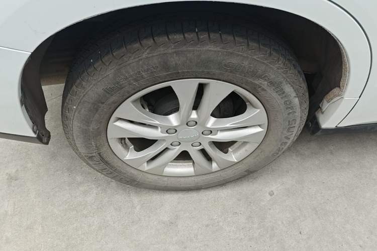 Used Haval M6 2019 1.5T Manual Two-Wheel Drive Elite Version China VI Standard Right Rear Wheel Hub