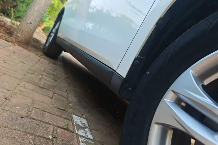 Used Haval M6 2019 1.5T Manual Two-Wheel Drive Urban Version China VI Standard Right Side Sill